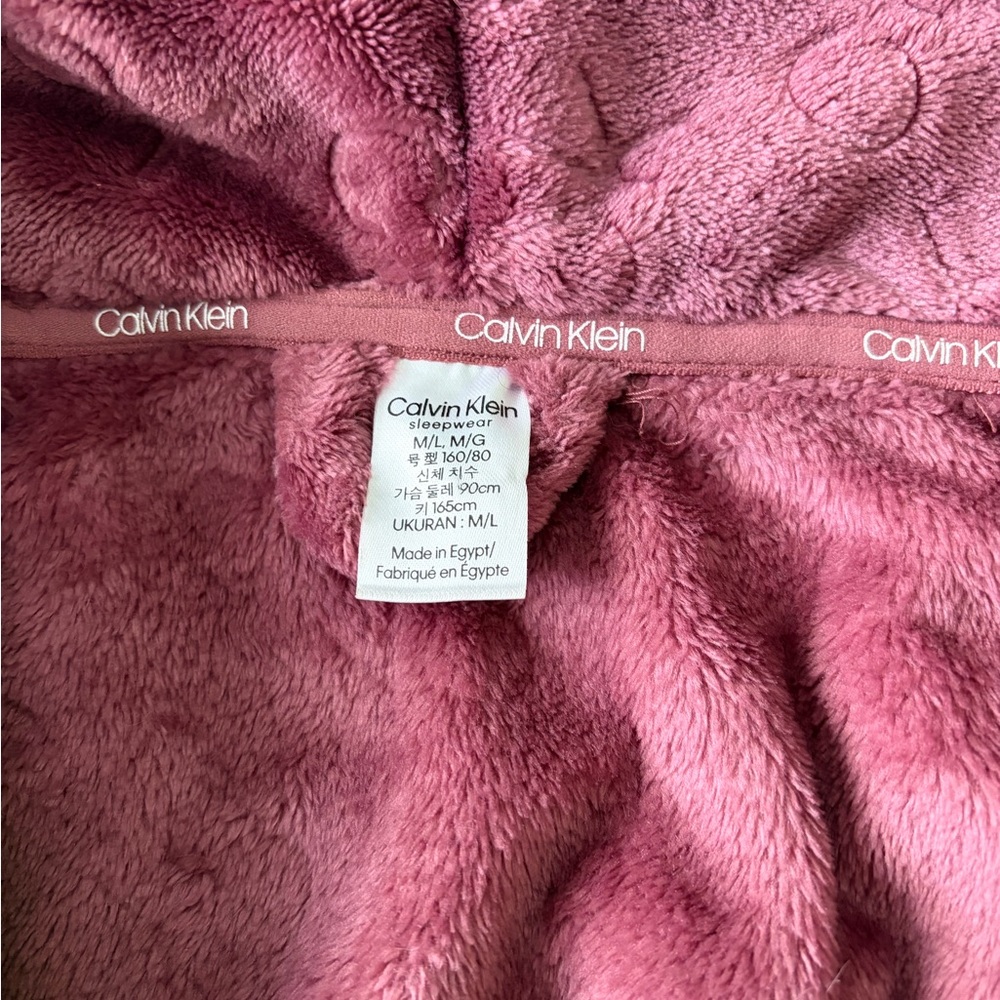 Calvin Klein Rose Plush Robe - Picture 4 of 4